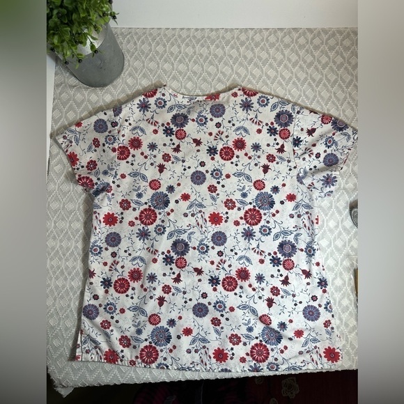 Absolute Floral Scrub Top, Women’s Size Small - Picture 8 of 10